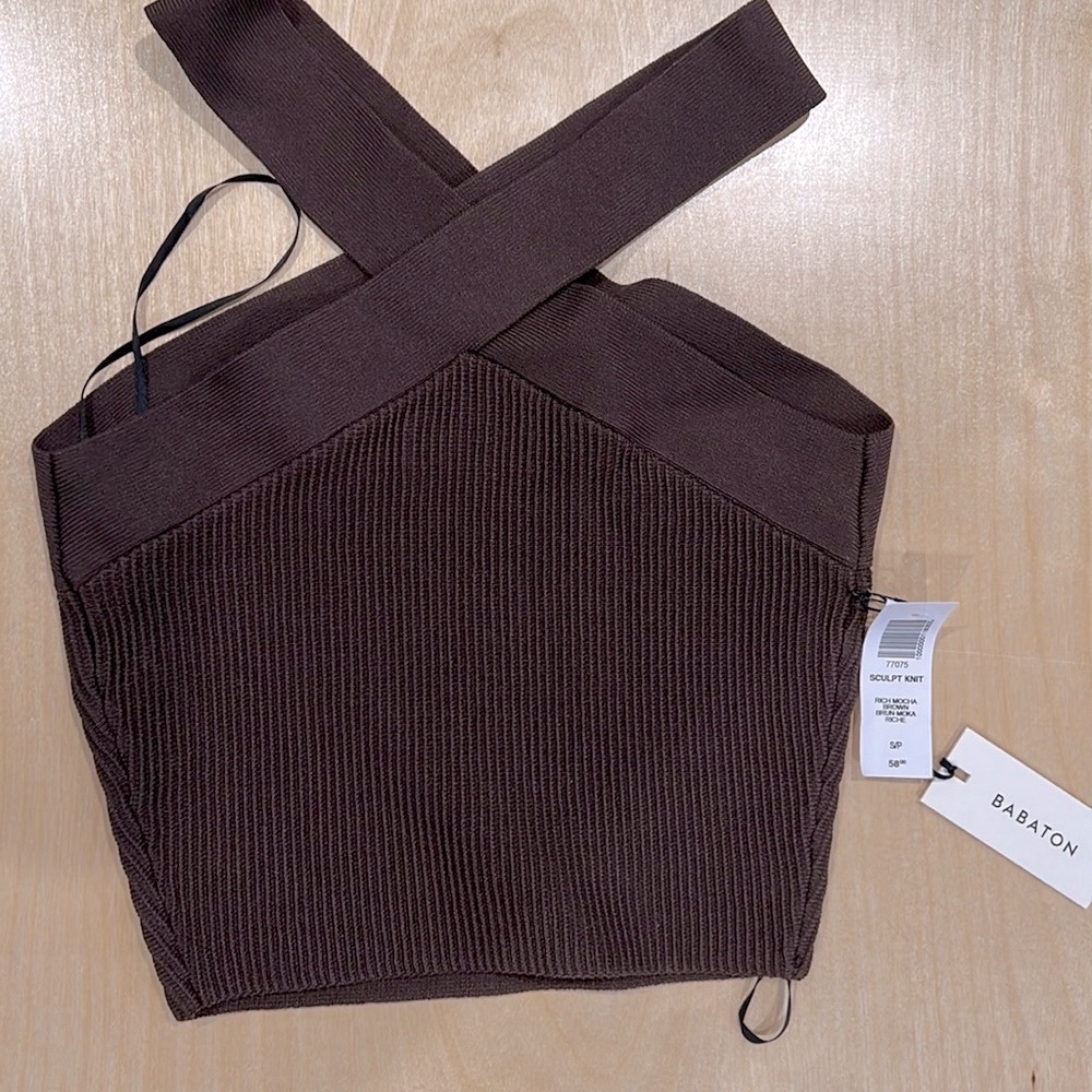 Nwt aritzia top